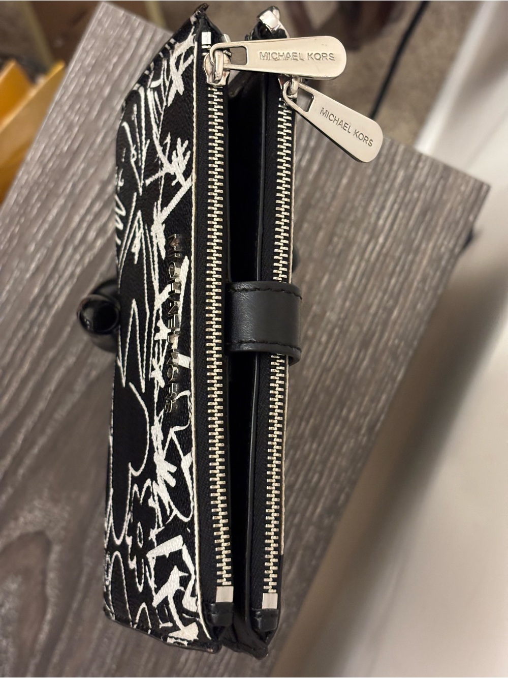 Michael Kors Graffiti Print Double Zip Wristlet Wallet Phone Holder Black White - Picture 5 of 16